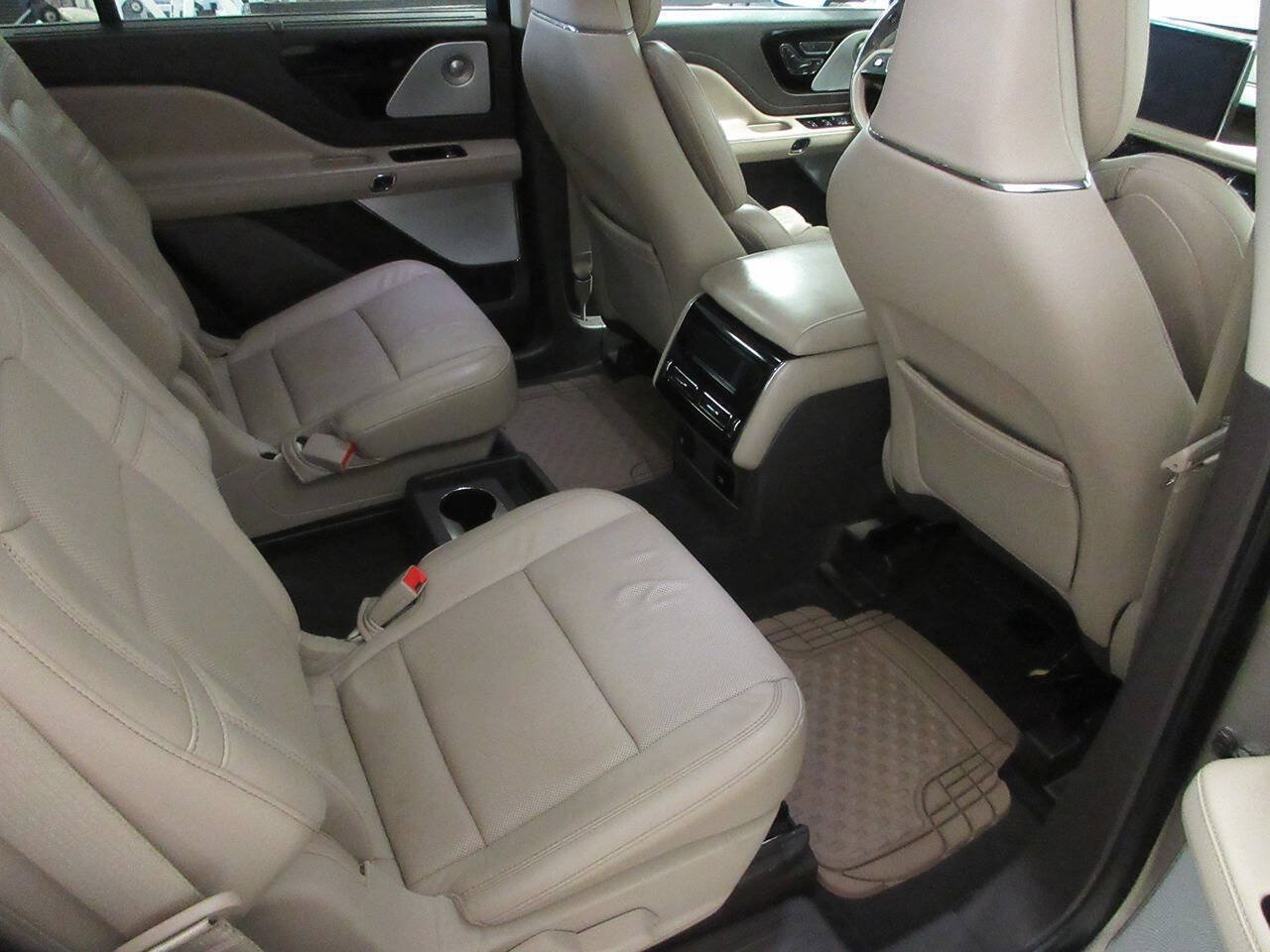 Used 2020 Lincoln Aviator Reserve w/ Equipment Group 202A AWD/4WD image 29