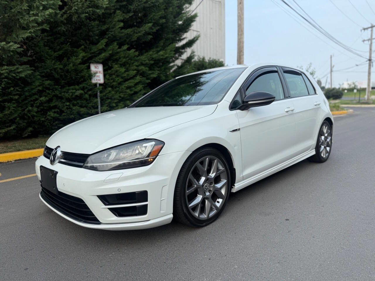Used 2015 Volkswagen Golf R 4-Door image 3