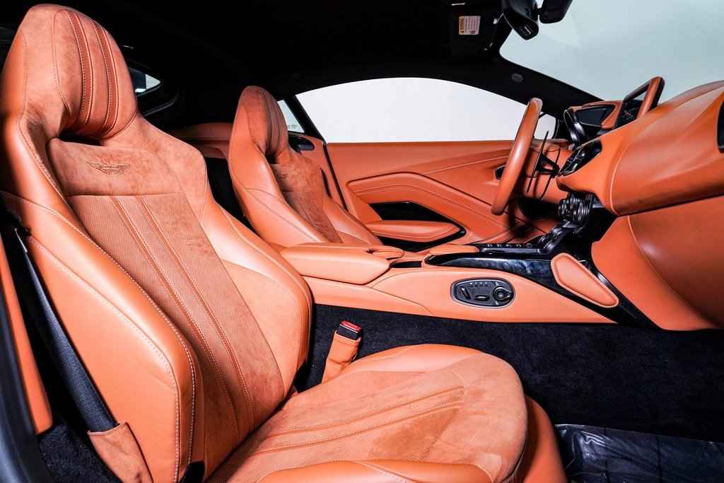 Used 2023 Aston Martin V8 Vantage Coupe image 15