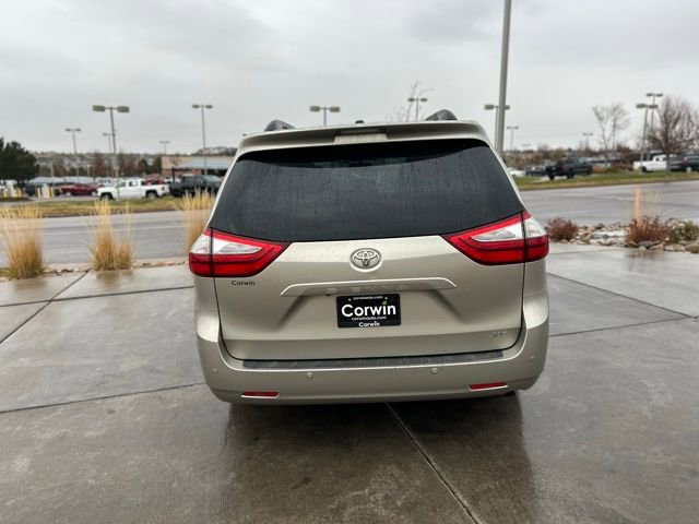 Used 2016 Toyota Sienna XLE image 7