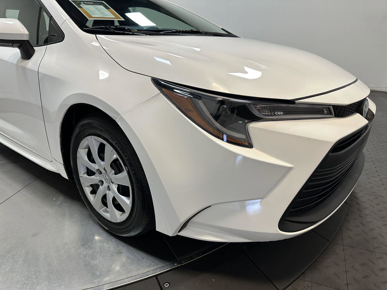 Used 2025 Toyota Corolla LE FWD image 3