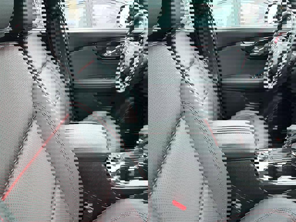 Used 2025 Chevrolet Blazer RS w/ Driver Confidence II Package image 15