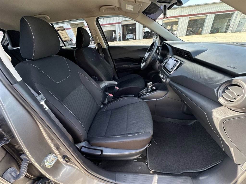 Used 2022 Nissan Kicks S image 23