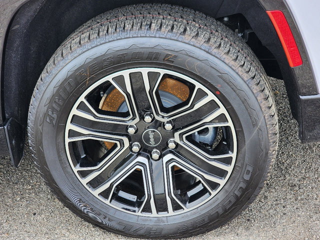 New 2026 Jeep Grand Wagoneer L 4WD image 4