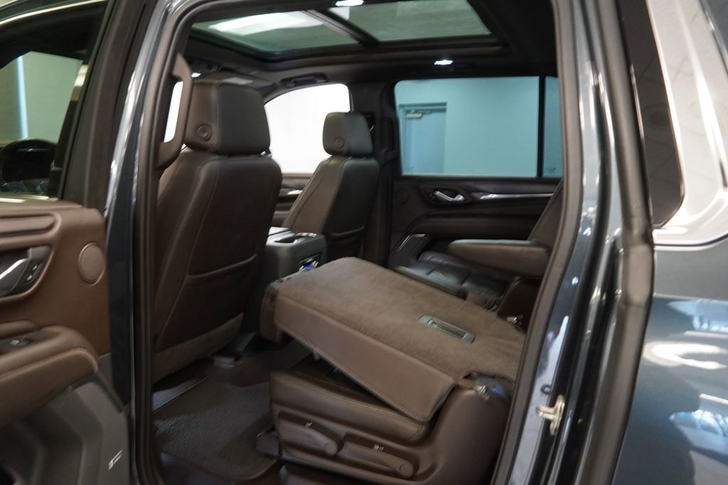 Used 2021 GMC Yukon XL Denali w/ Denali Premium Package image 22