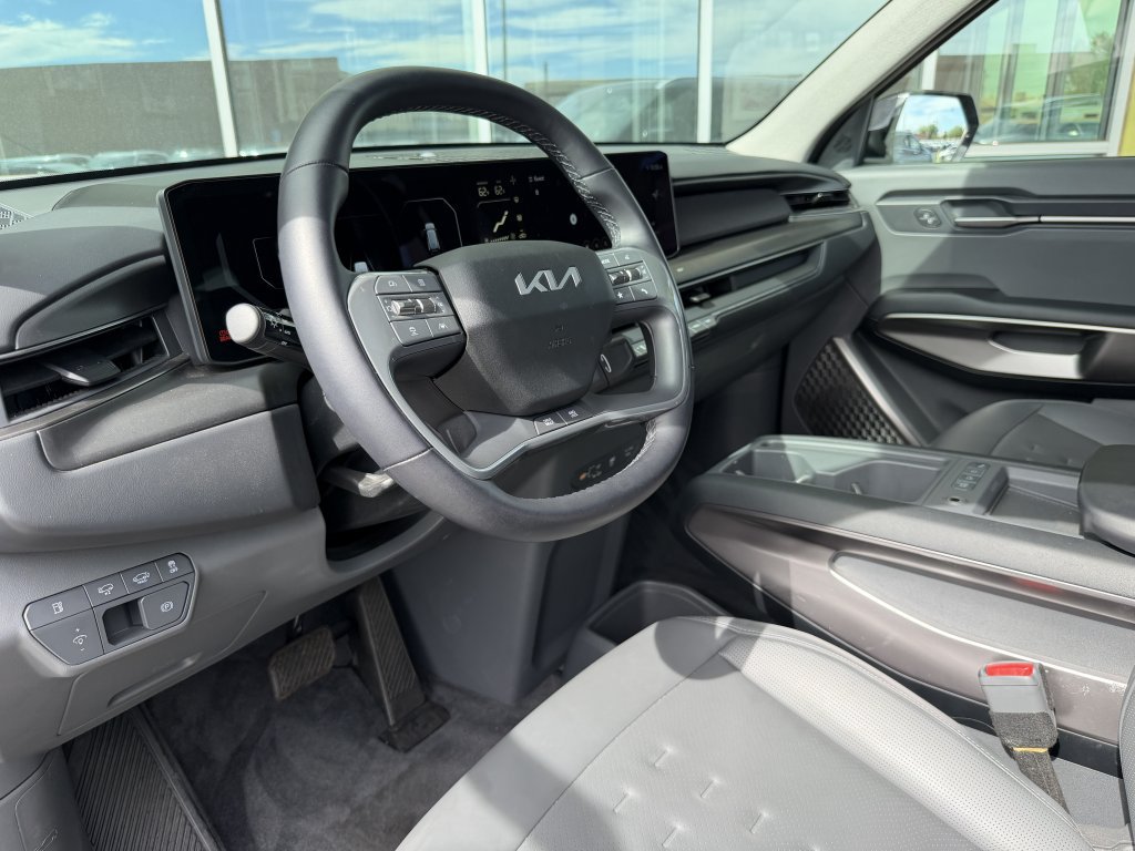 Used 2025 Kia EV9 Wind AWD/4WD image 33