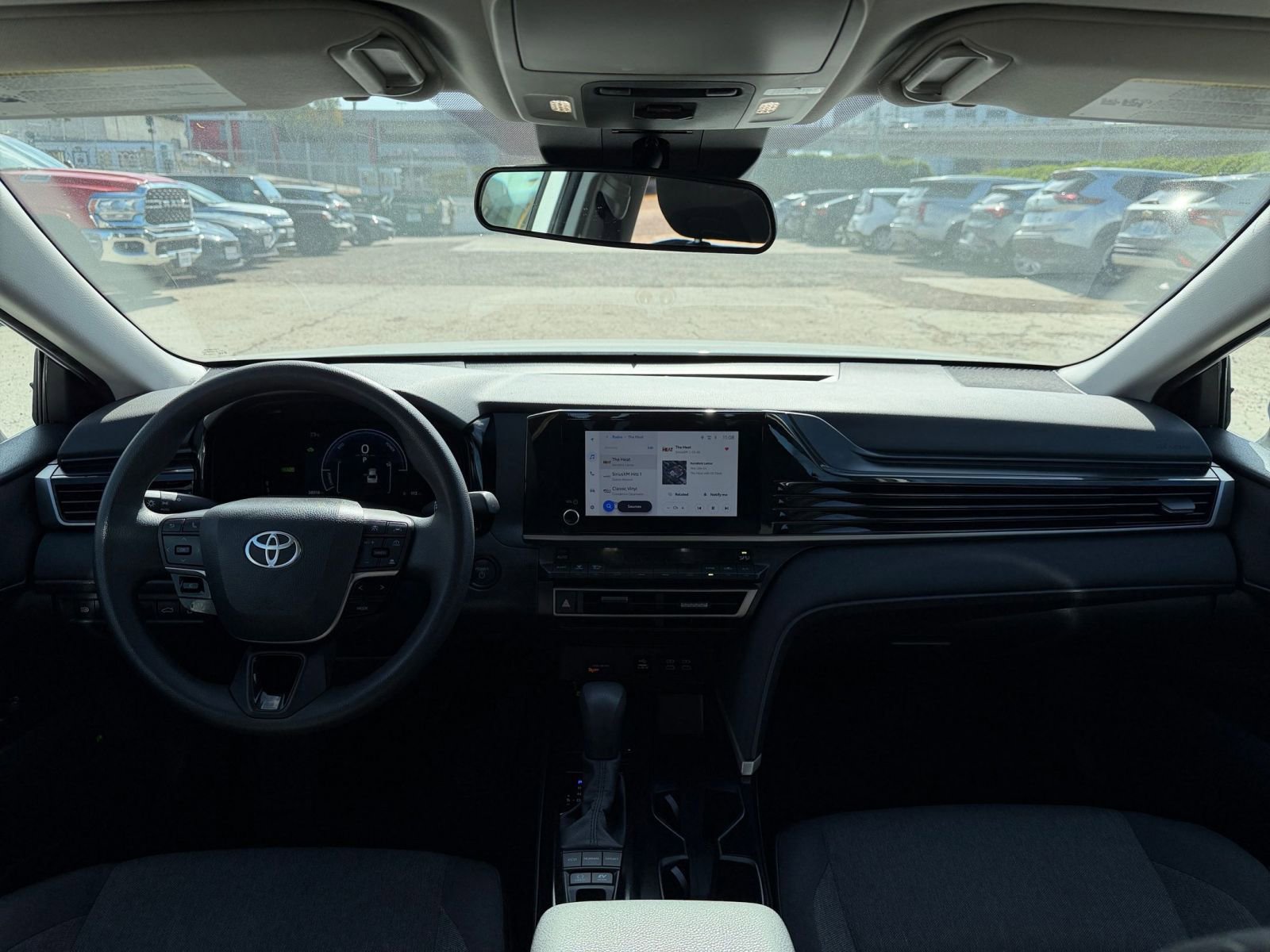 Used 2025 Toyota Camry LE image 32