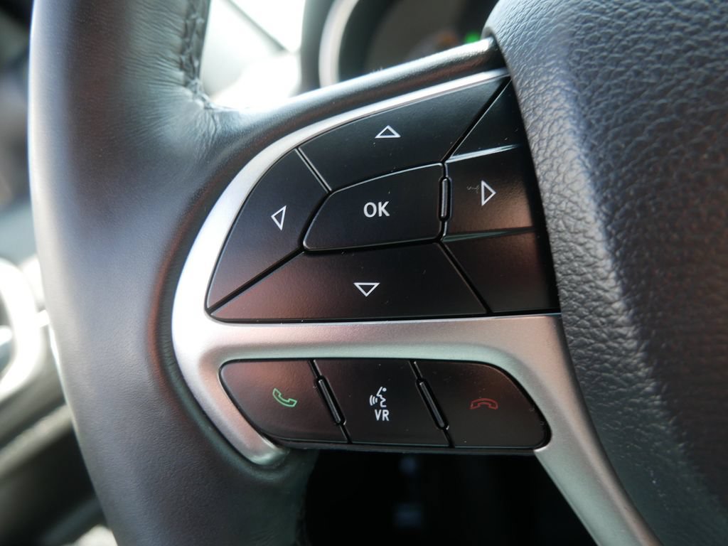 Used 2021 Jeep Grand Cherokee Laredo X AWD/4WD image 21