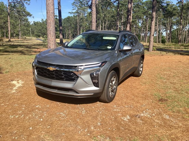 New 2026 Chevrolet Trax LT w/ Driver Confidence Package image 8