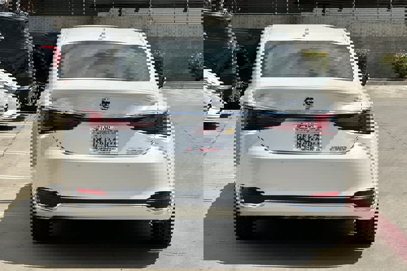 Used 2019 Lexus ES 300h w/ Premium Package image 8