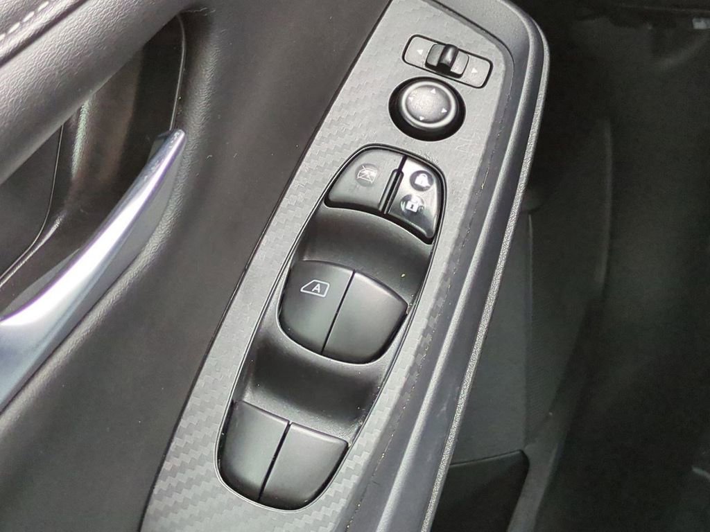 Certified 2022 Nissan Sentra S image 21