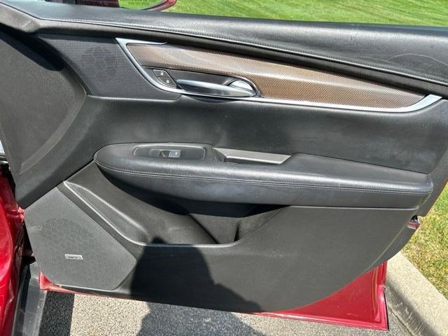 Used 2017 Cadillac XT5 Platinum AWD/4WD image 46
