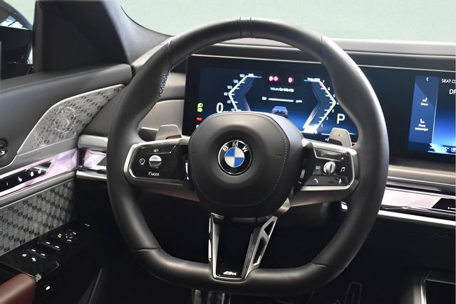 Used 2023 BMW 760i xDrive AWD/4WD image 24