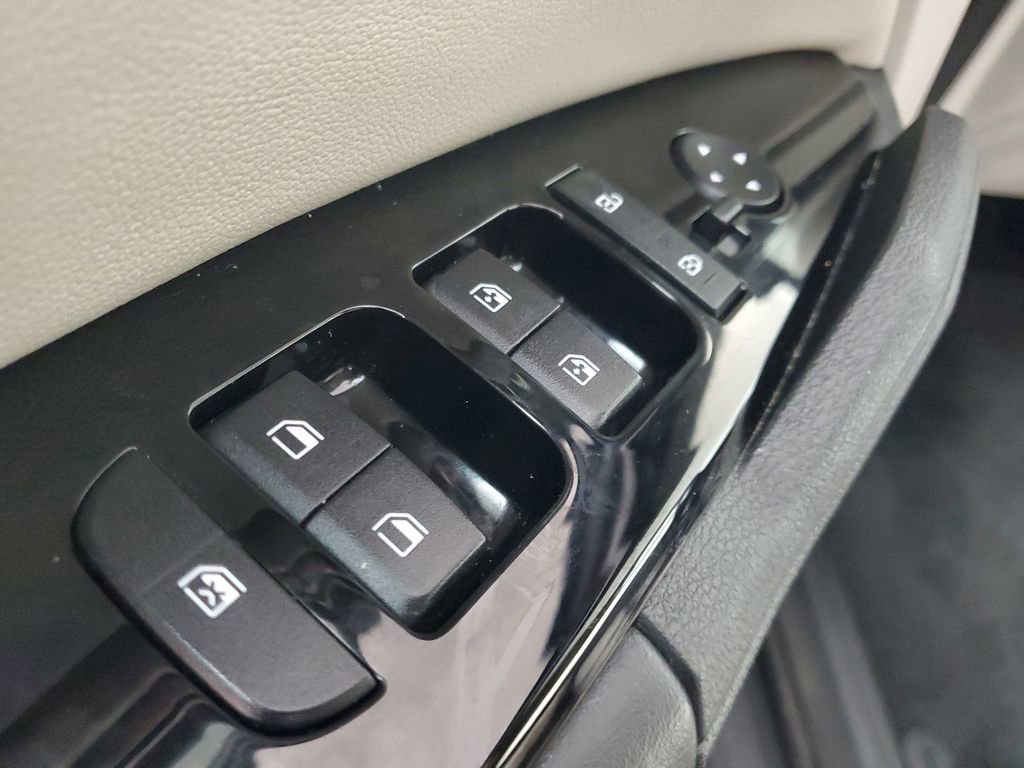 Used 2024 Kia Sportage EX image 16