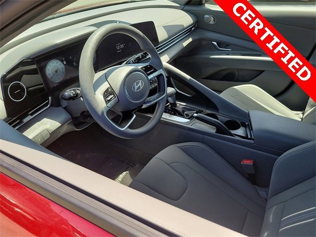 Used 2024 Hyundai Elantra SEL image 2