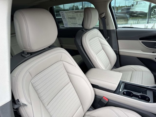 New 2025 Lincoln Nautilus Reserve image 19