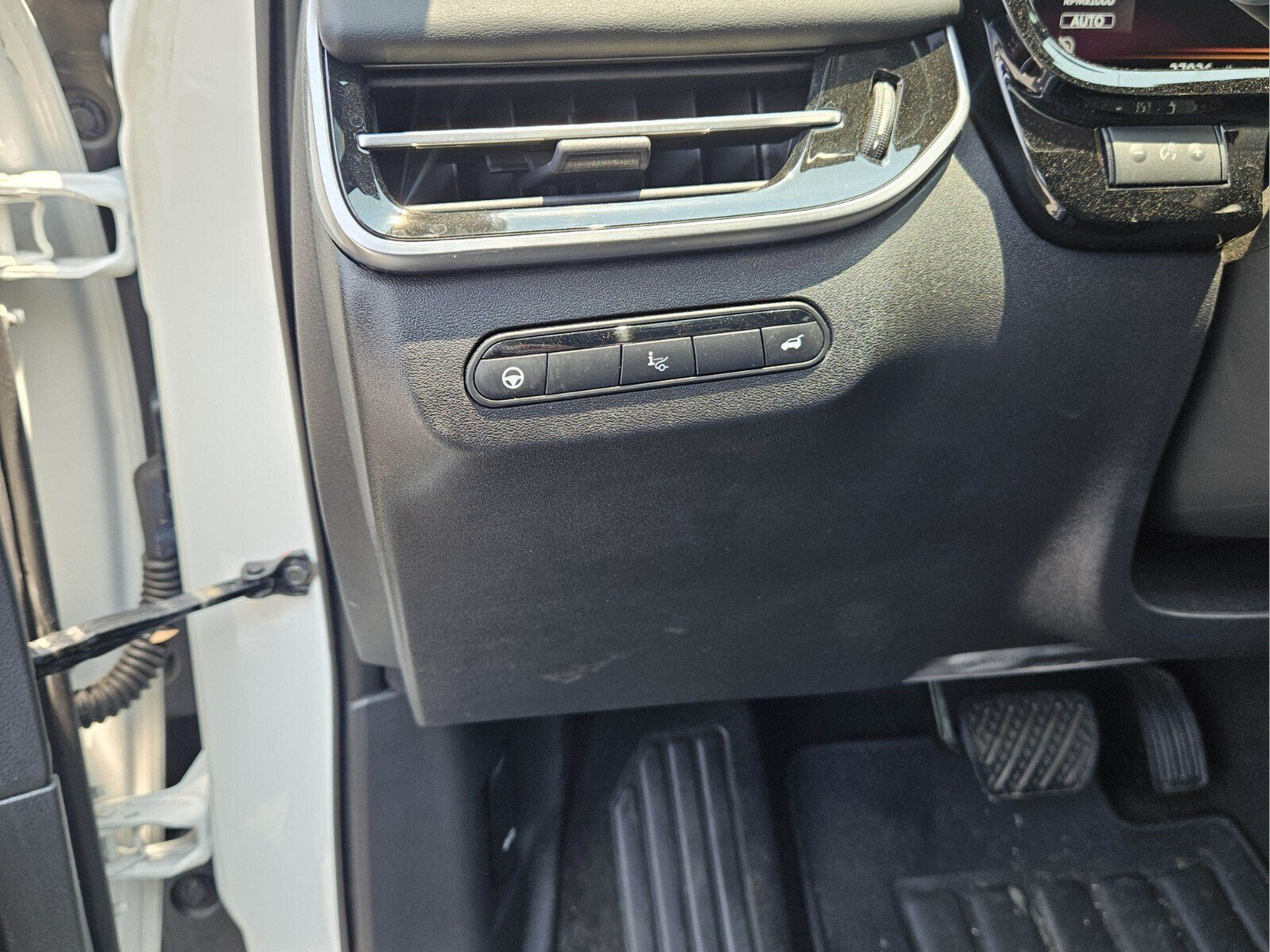 Used 2023 INFINITI QX60 Sensory w/ Vision Package AWD/4WD image 15
