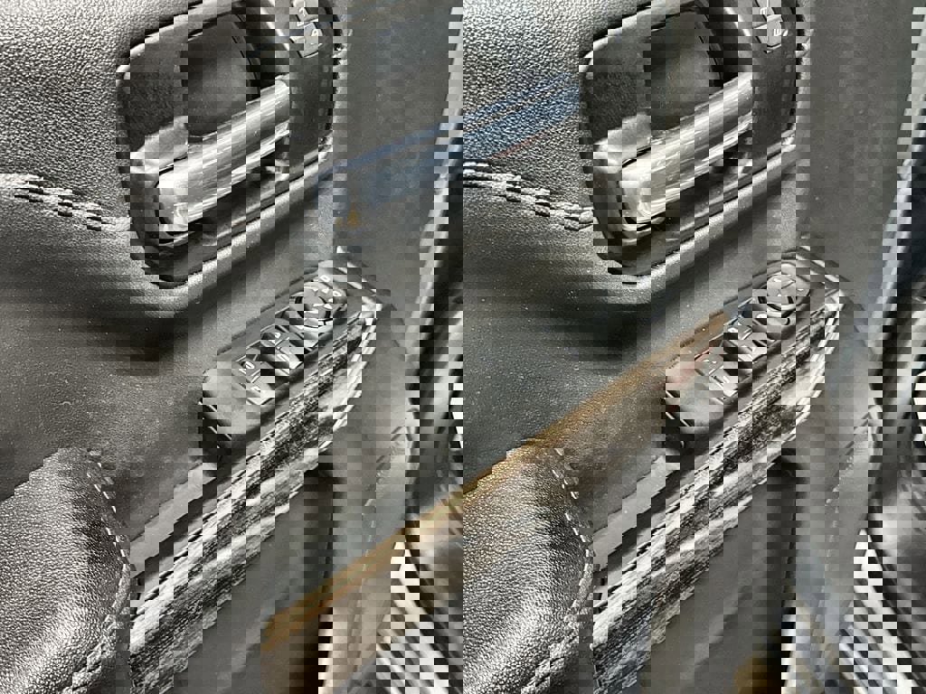 Used 2021 Chevrolet Silverado 1500 RST image 14