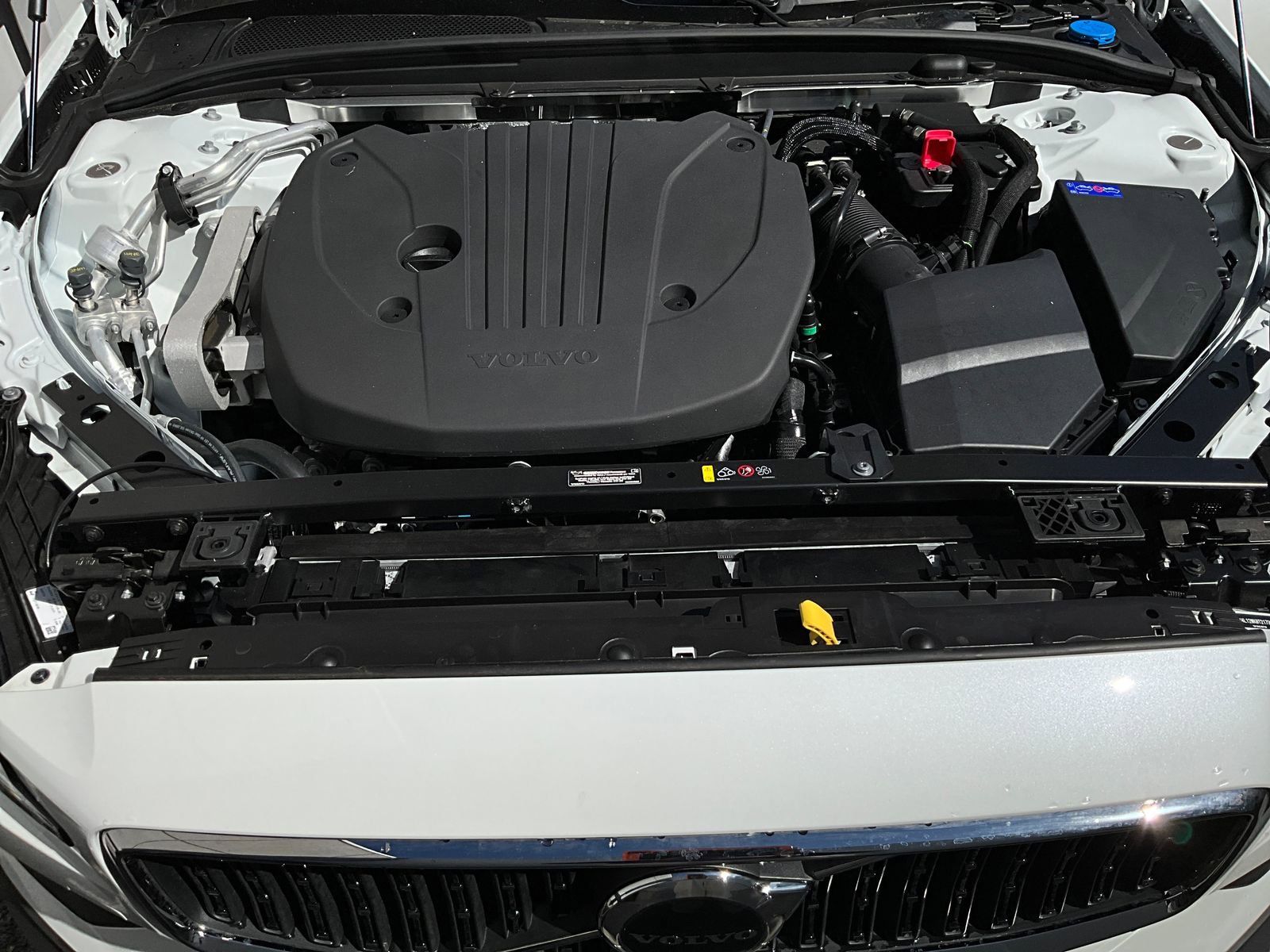 New 2026 Volvo V60 B5 Cross Country Plus w/ Climate Package image 24