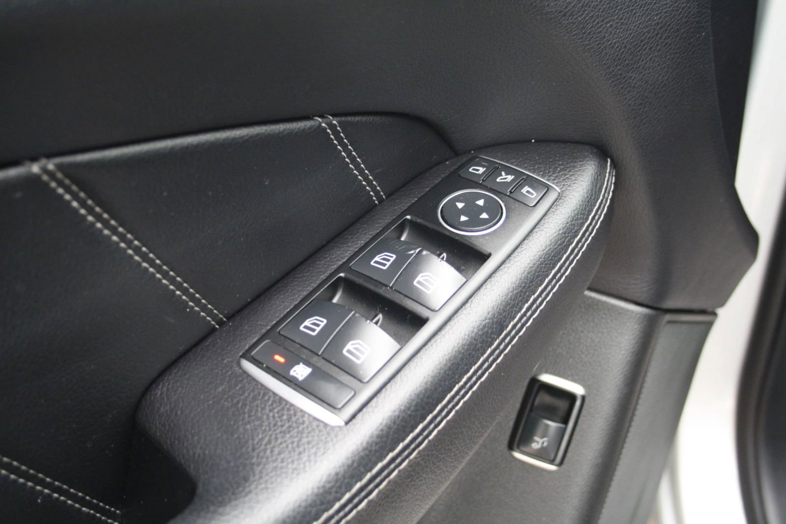 Used 2015 Mercedes-Benz GL 450 4MATIC image 19