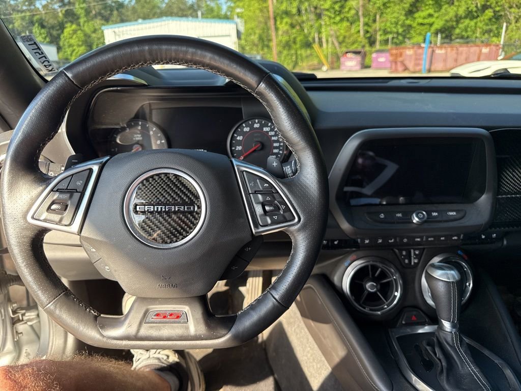 Used 2016 Chevrolet Camaro SS RWD image 5