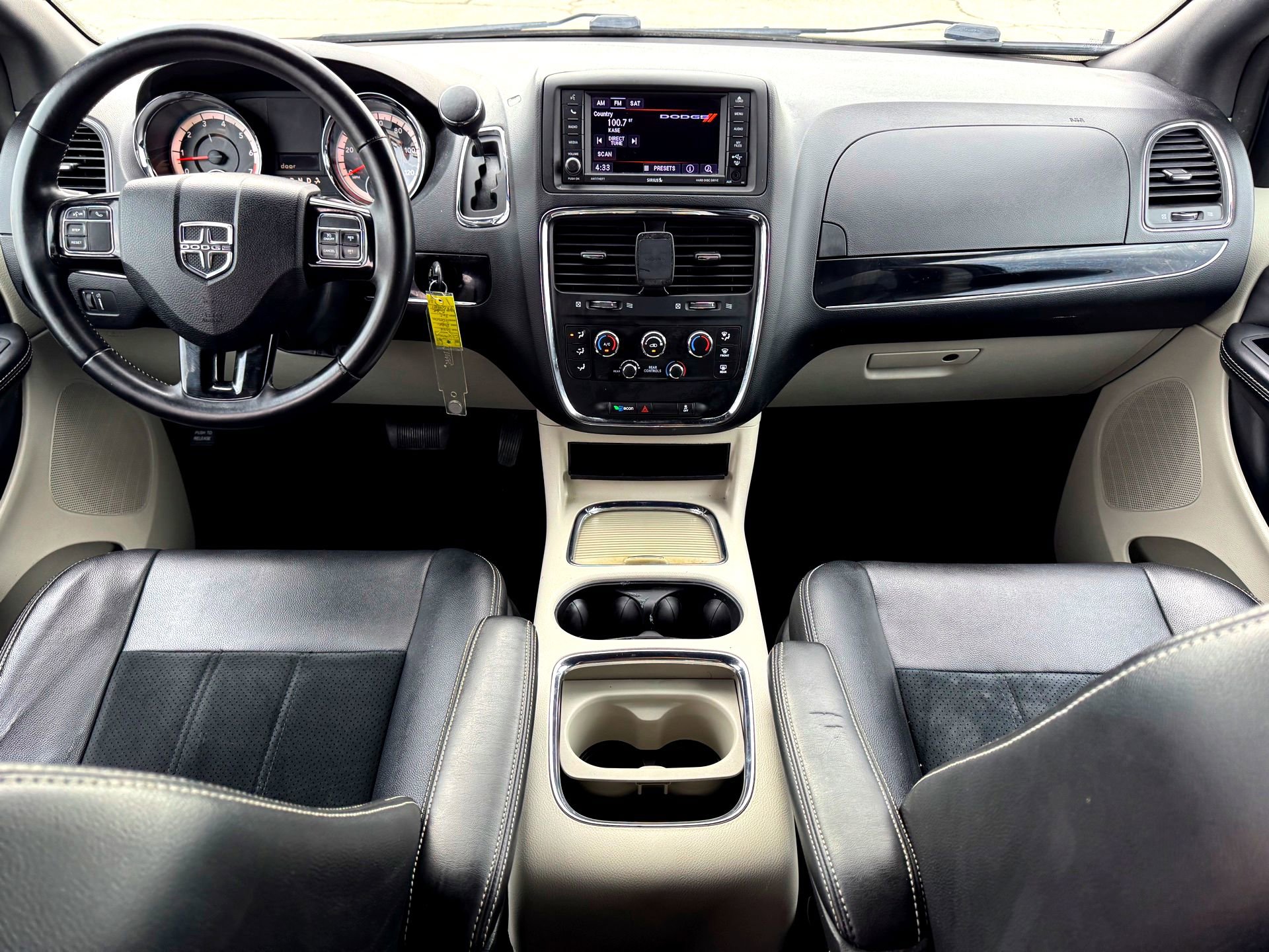 Used 2018 Dodge Grand Caravan SXT image 20