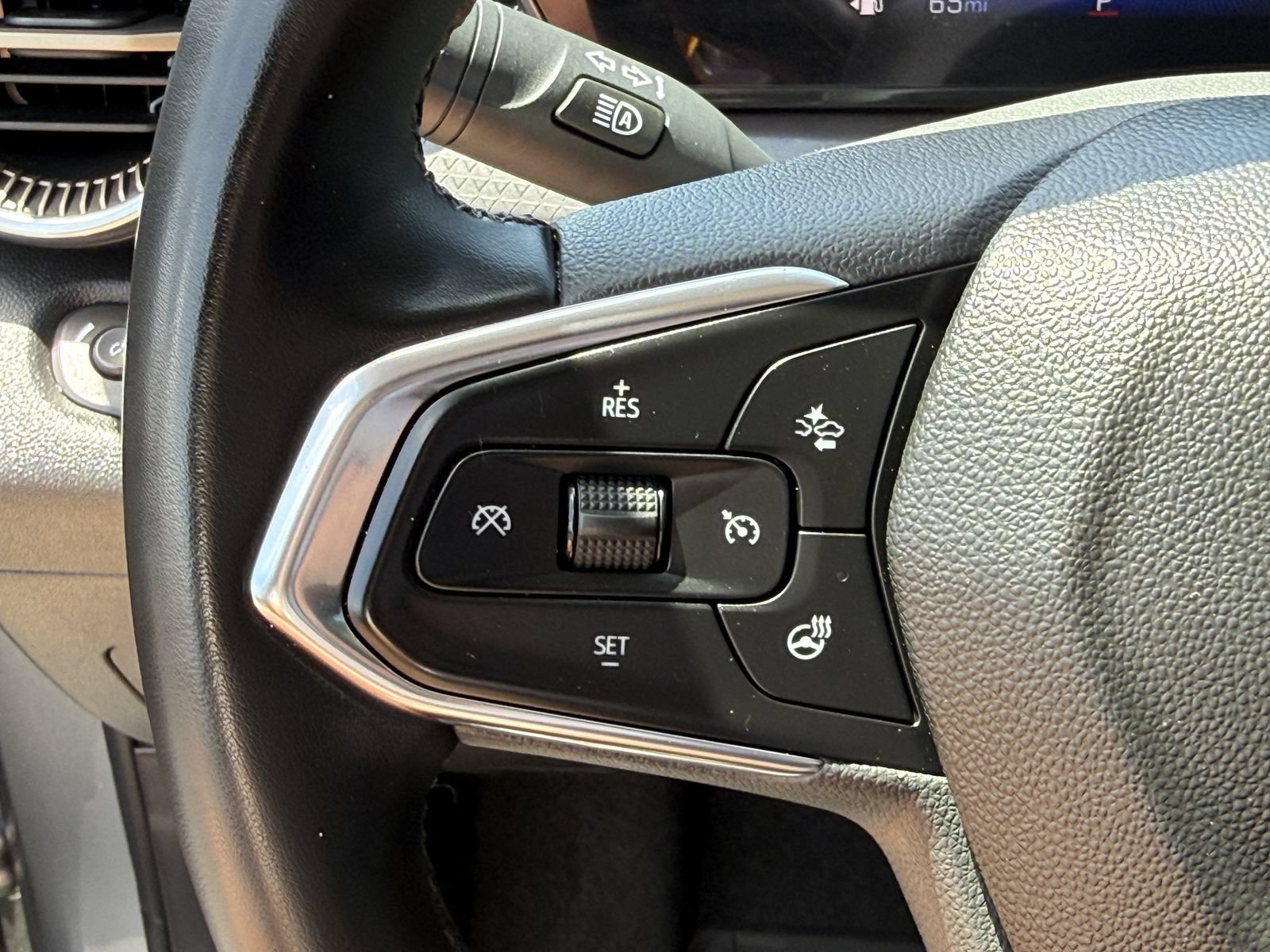Used 2025 Chevrolet Trax ACTIV w/ Sunroof Package FWD image 29