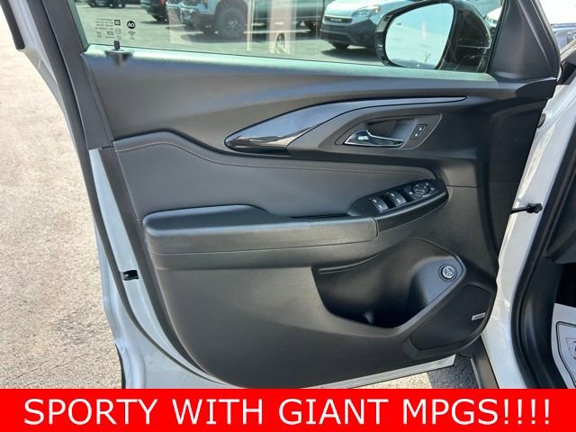 Used 2023 Chevrolet TrailBlazer RS w/ Sun and Liftgate Package image 12