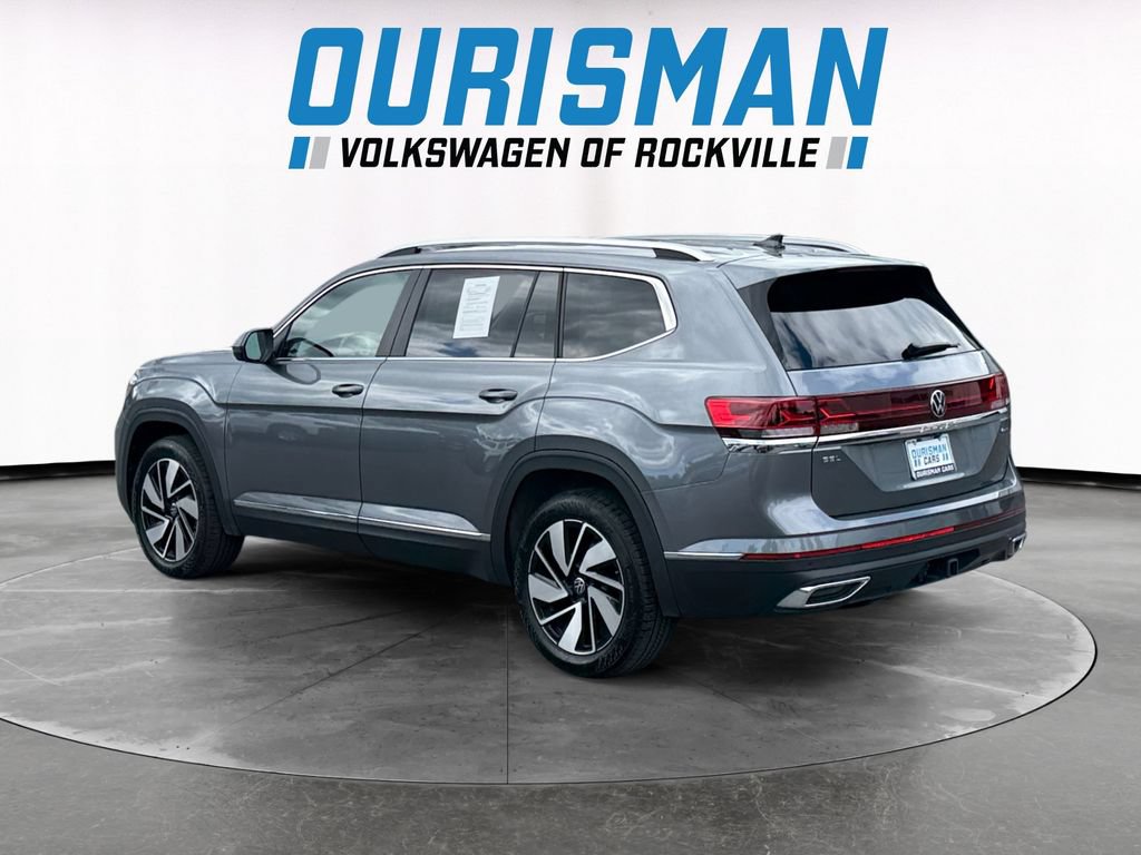 Used 2025 Volkswagen Atlas SEL AWD/4WD image 4