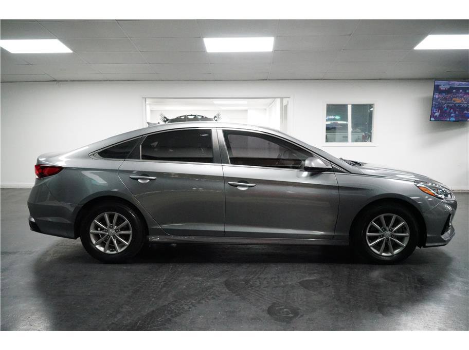 Used 2018 Hyundai Sonata SE w/ Cargo Package image 8