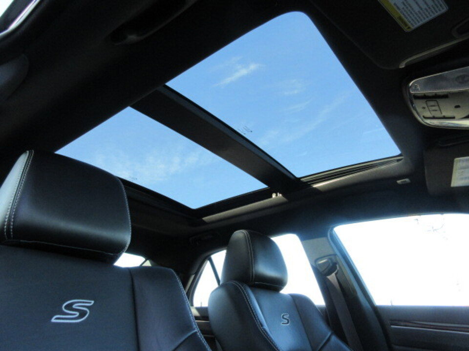 Used 2023 Chrysler 300 S w/ Comfort Group image 32