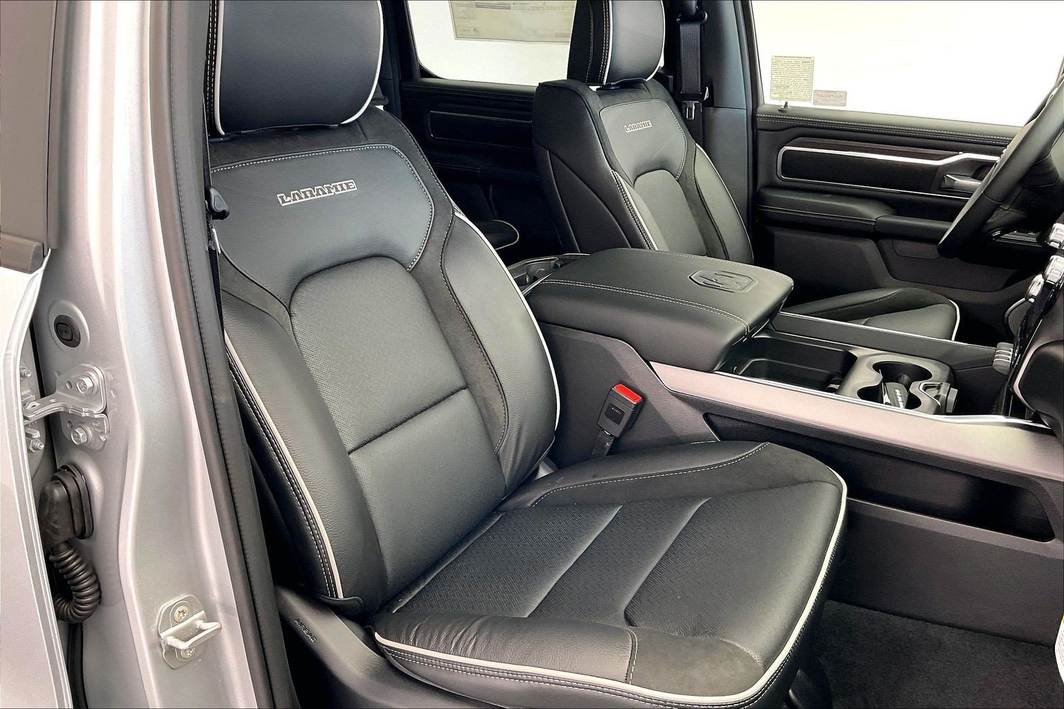 New 2027 RAM 1500 Laramie w/ Night Edition AWD/4WD image 9