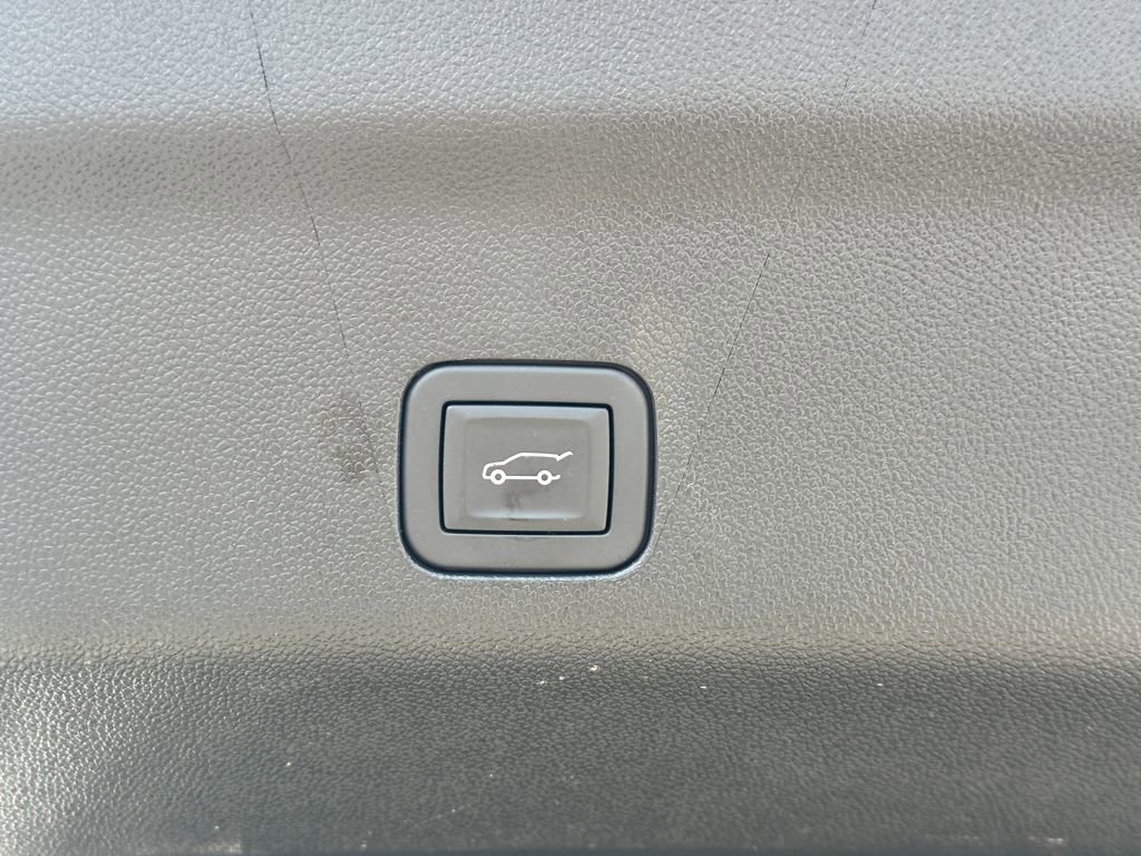 Used 2024 Chevrolet Tahoe Premier w/ Premium Package image 17