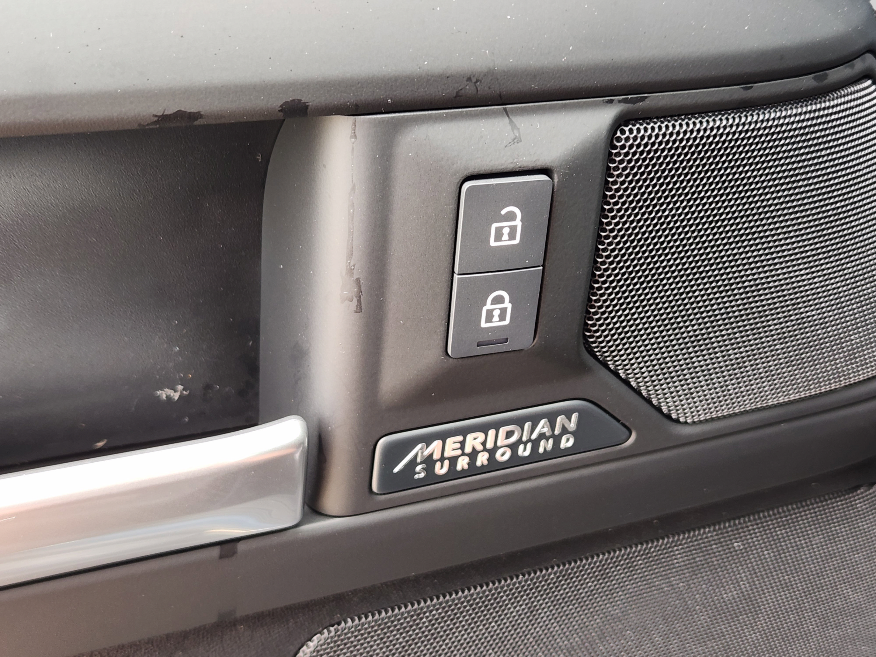 New 2026 Land Rover Defender 110 X-Dynamic SE AWD/4WD image 31