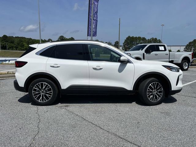 New 2025 Ford Escape SE FWD image 2