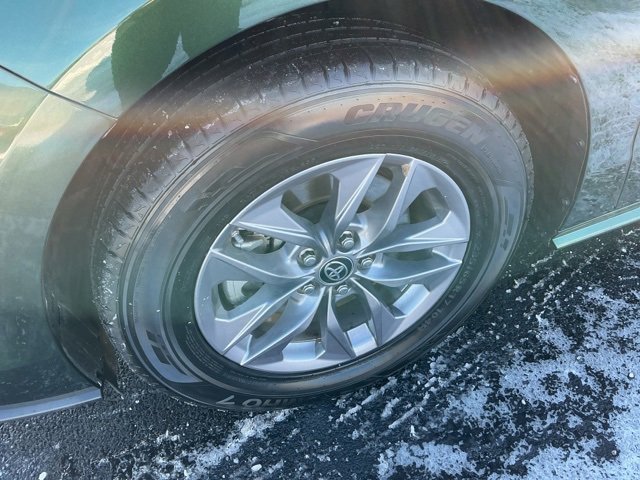 Used 2024 Toyota Sienna LE image 28