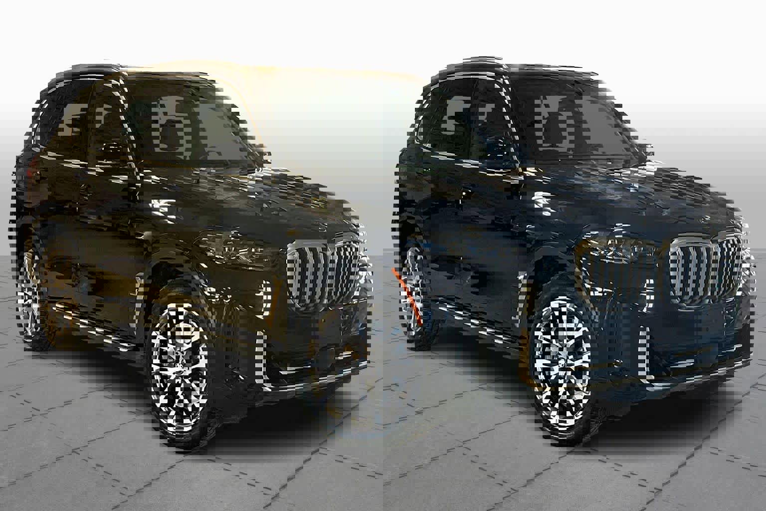 Used 2024 BMW X5 xDrive50e video 2