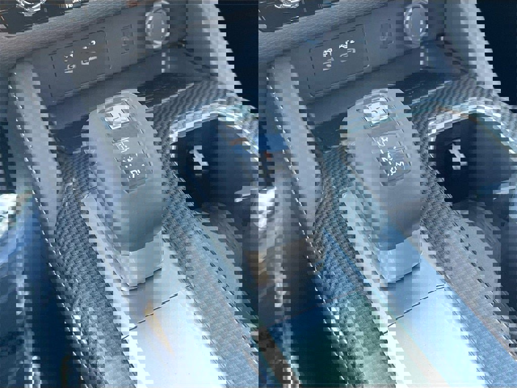 New 2025 Mitsubishi Outlander SE image 17