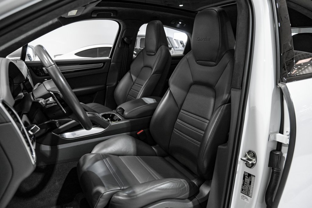 Used 2020 Porsche Cayenne Turbo image 7