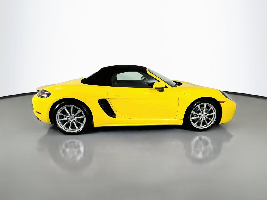 Used 2018 Porsche 718 Boxster RWD image 8