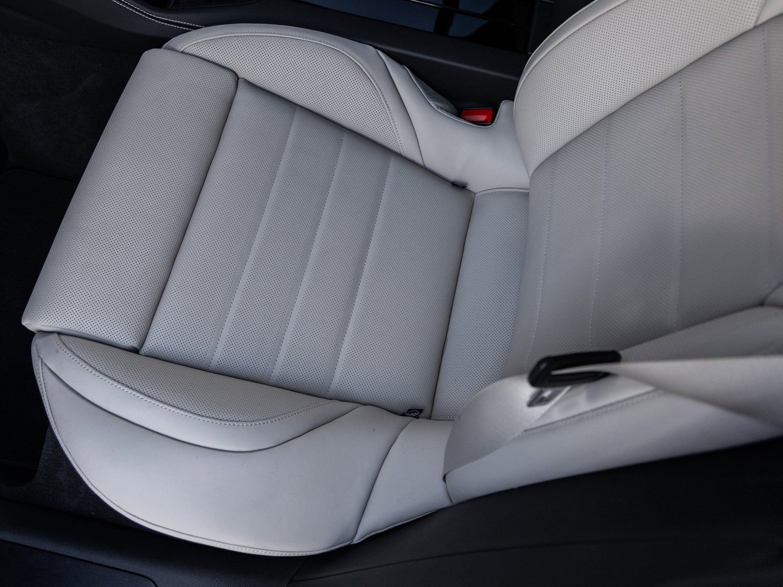 Used 2025 Porsche Panamera GTS image 38