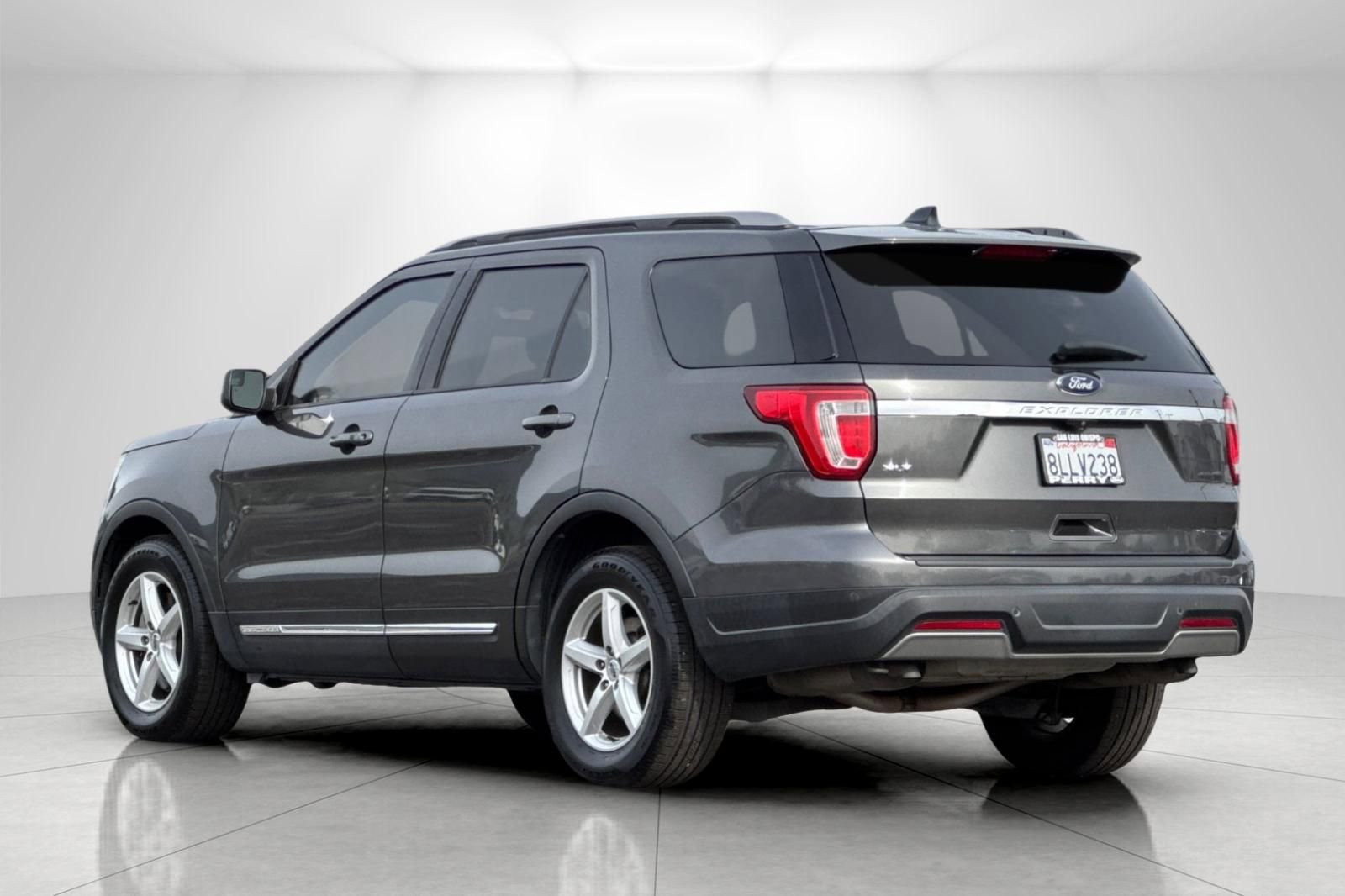 Used 2019 Ford Explorer XLT image 5