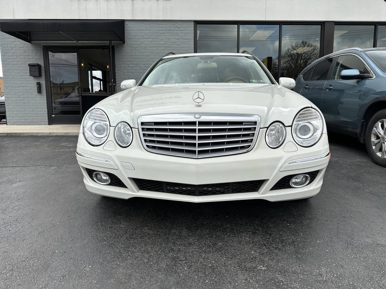 Used 2009 Mercedes-Benz E 350 4MATIC Wagon image 3