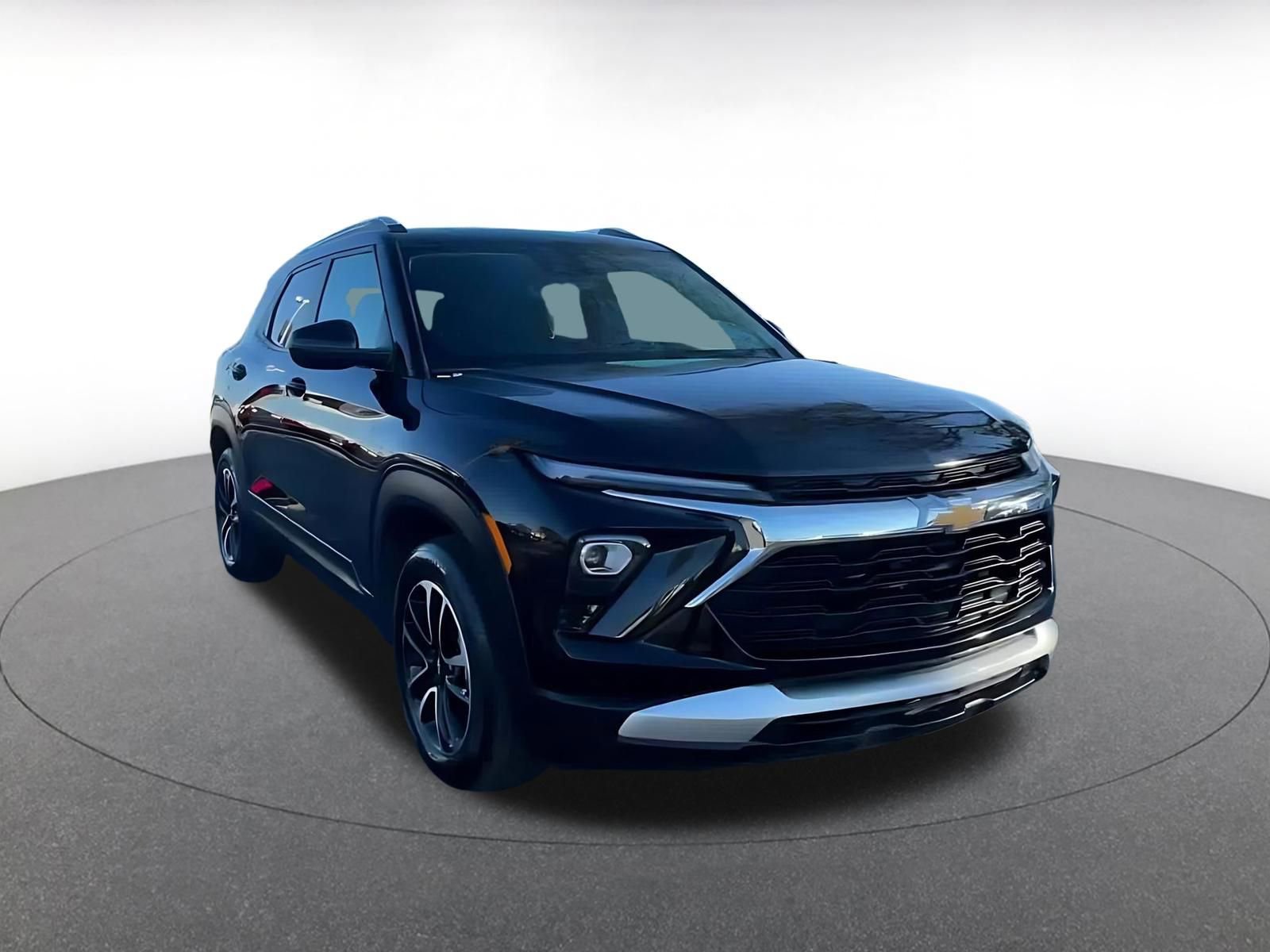 Used 2025 Chevrolet TrailBlazer LT image 3