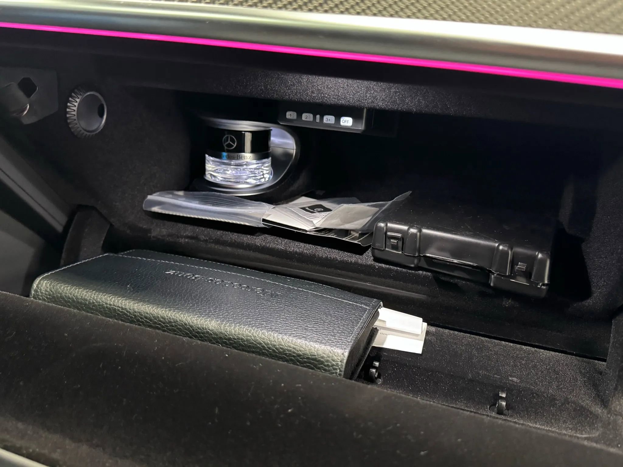 Used 2024 Mercedes-Benz S 63 AMG S w/ Carbon Fiber Exterior Package image 75