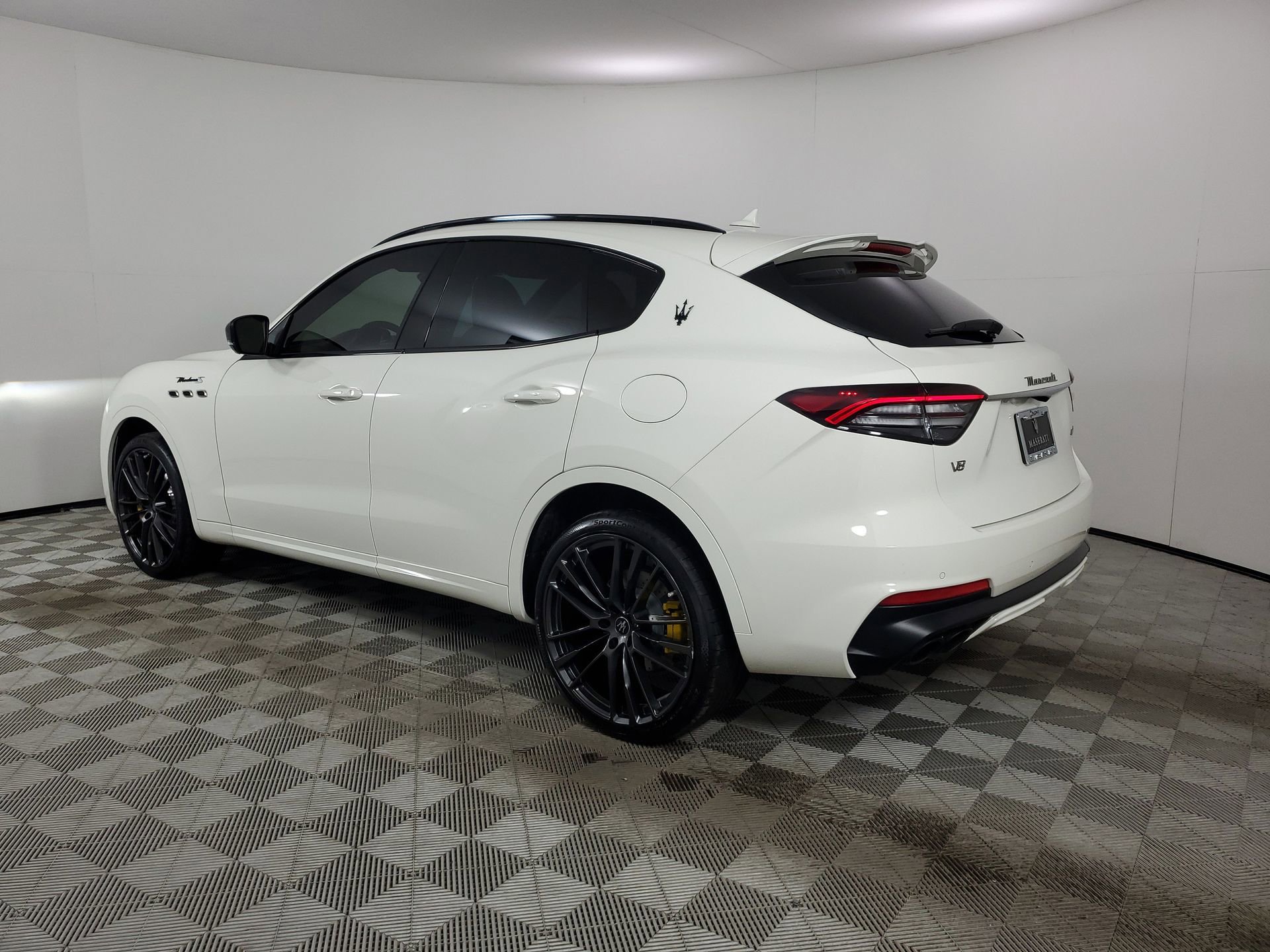 Used 2023 Maserati Levante Modena S image 7