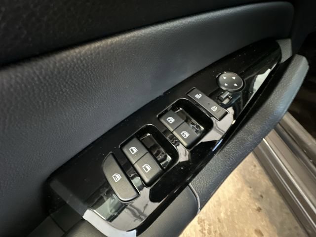 Used 2025 Kia Sportage SX Prestige image 17