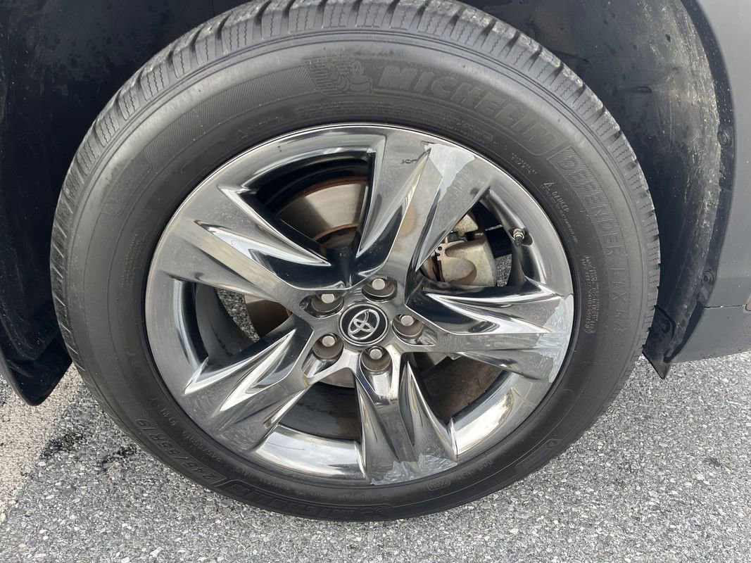Used 2018 Toyota Highlander Limited Platinum AWD/4WD image 10