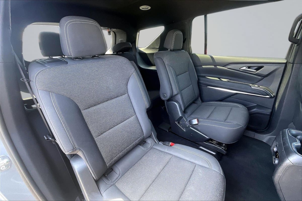 Used 2024 Chevrolet Traverse LT FWD image 27