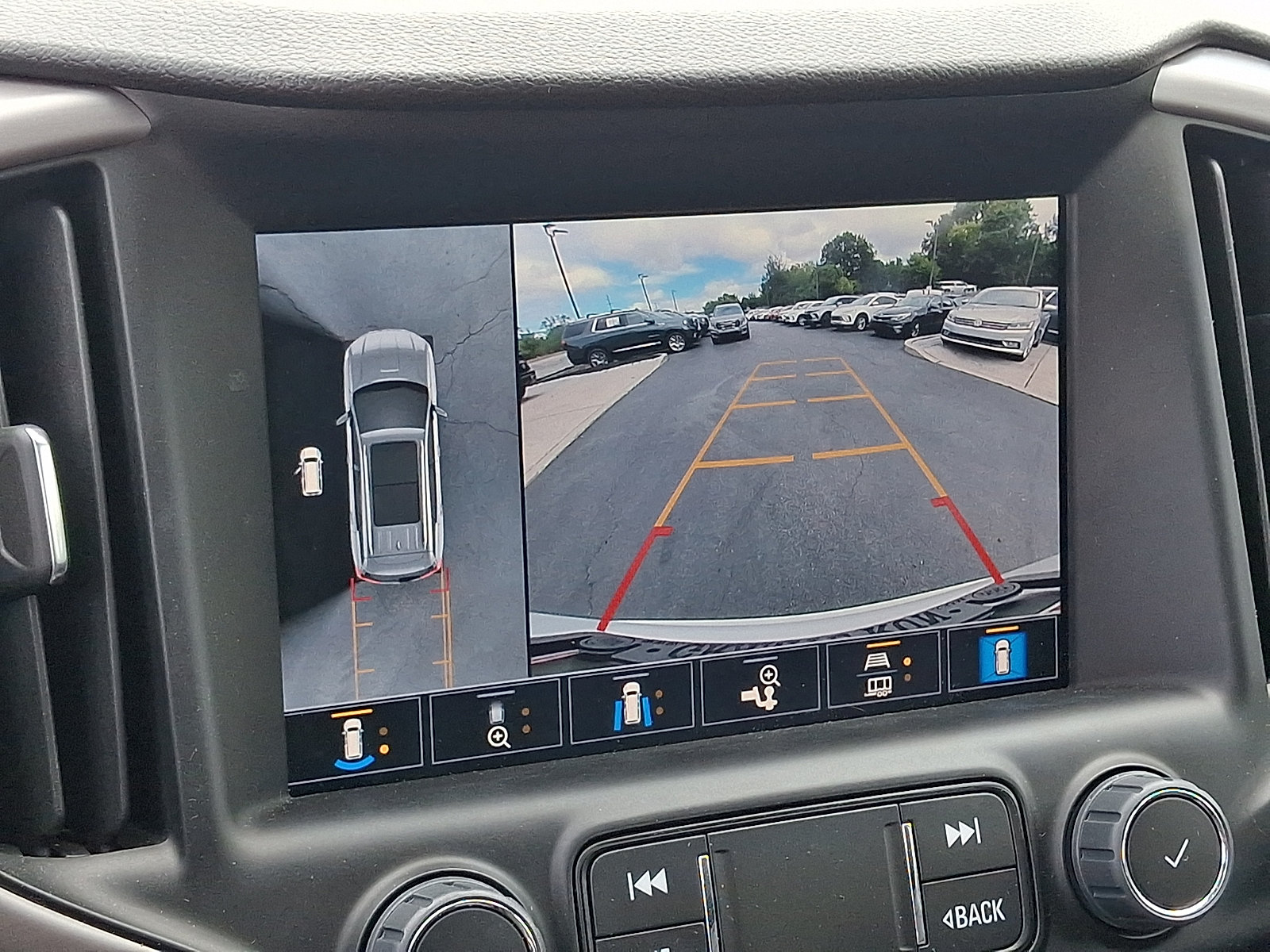Used 2023 GMC Terrain AT4 w/ Infotainment Package II AWD/4WD image 19